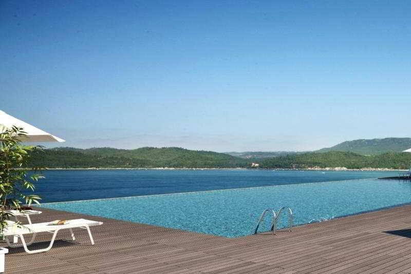 Troia Design Hotel Exterior foto The swimming pool at the hotel